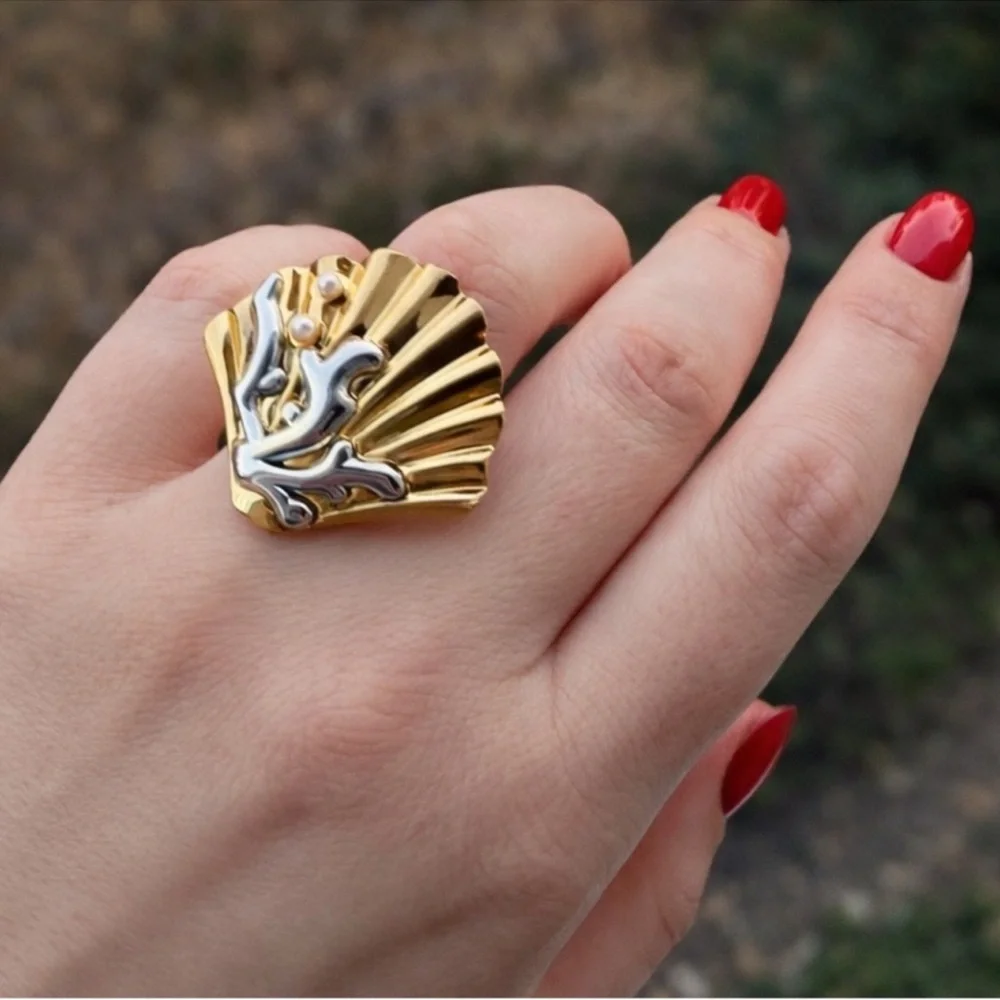LShell Statement Ring with Pearls